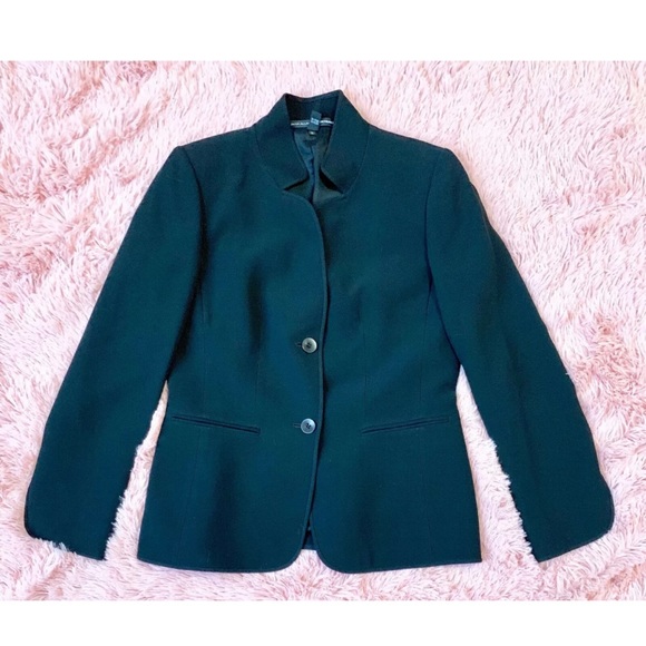 Ellen Tracy Jackets & Blazers - ELLEN TRACY Black 2 Button Blazer